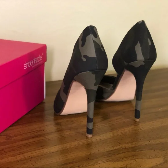 Heels - Picture 3 of 7